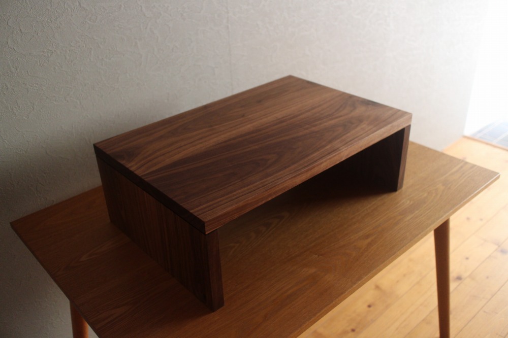 ウォールナットのオーディオ台-1